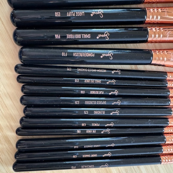 Sigma Beauty Copper Makeup Brush Set with Case - Picture 3 of 9